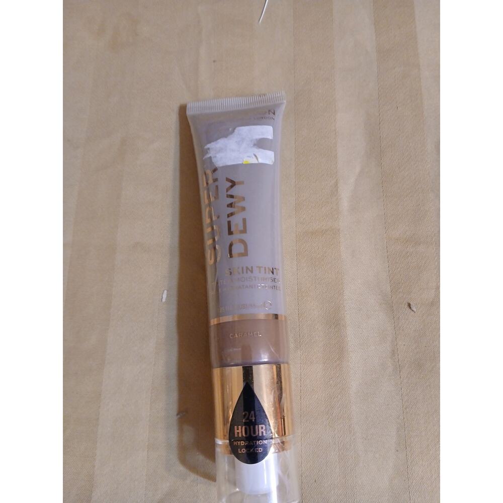 REVOLUTION SUPER DEWY SKIN TINT , TINTED MOISTURISER 1337007 CARAMEL